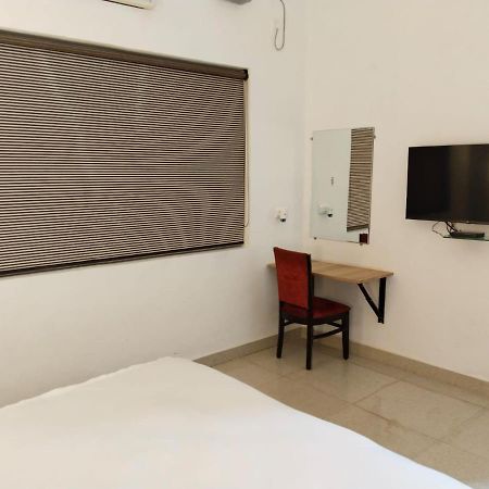 Chhatarpur Hotel Lake View By Bookingcare المظهر الخارجي الصورة
